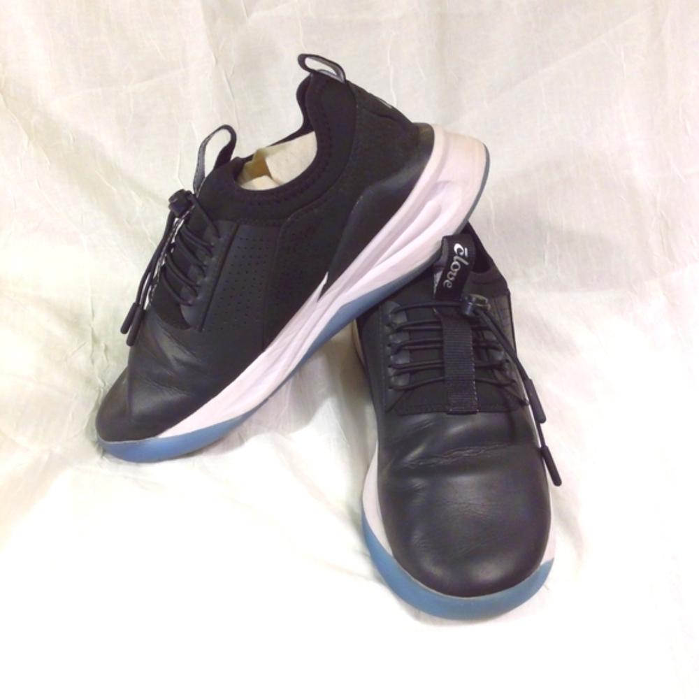 Clove black nursing-medical sneakers  7.5